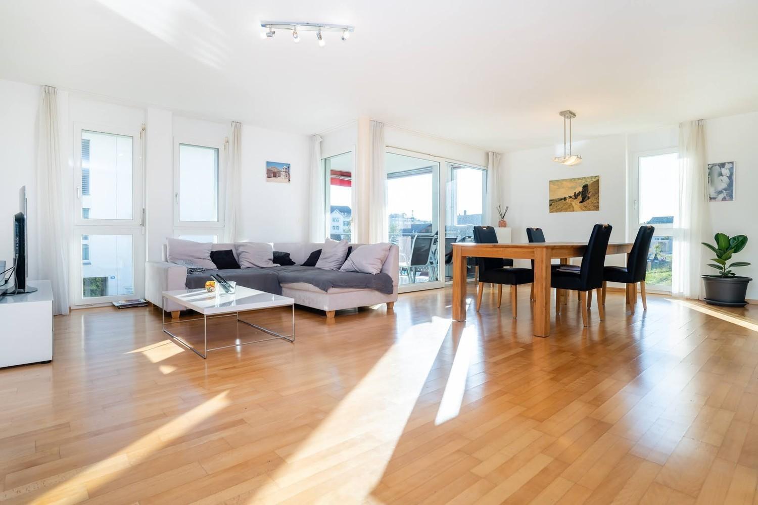 Vk - R - Zuerich Airport - Luxury - Home Stay - Raetschengaessli - Kloten Buitenkant foto